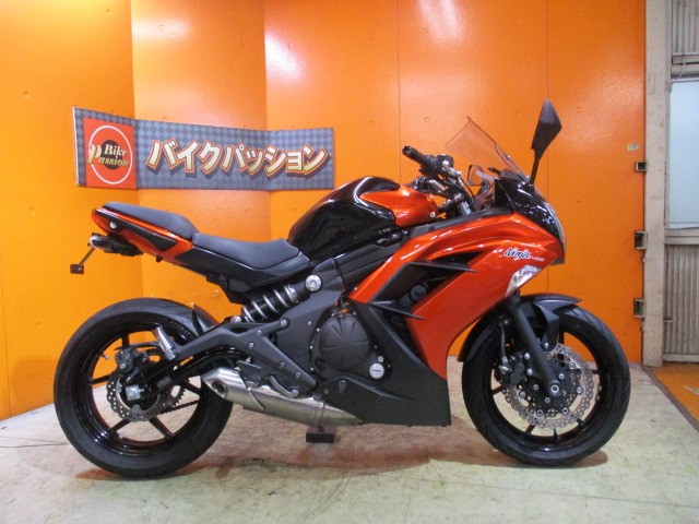 横から見てもこの通り状態グッド！カラーも人気の高い、キャンディーバートンオレンジ！勝負価格の一台！！